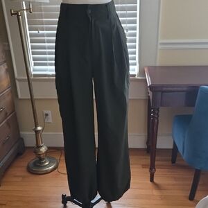 GapFit High Rise Runaround Cargo Joggers in Green